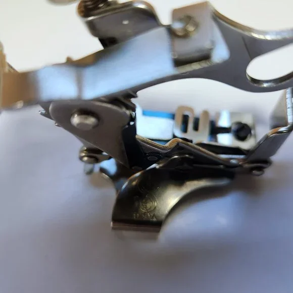 Singer Ruffler Foot Attachment 1261 For Singer Sewing Machine - Picture 2 of 7